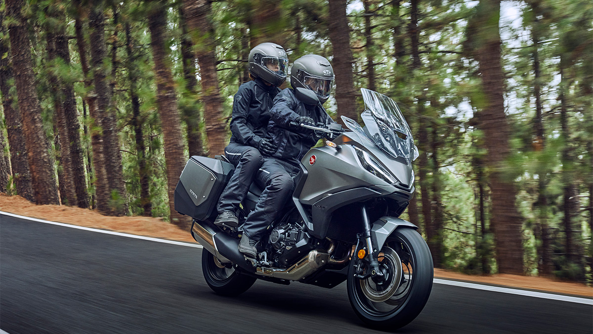 Honda NT1100 på landeveien