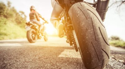 NMCUs bok Full Kontroll har i mange år vært kjernen rundt sikkerheten i motorsykkelmiljøet i Norge. Nå er den filmet!